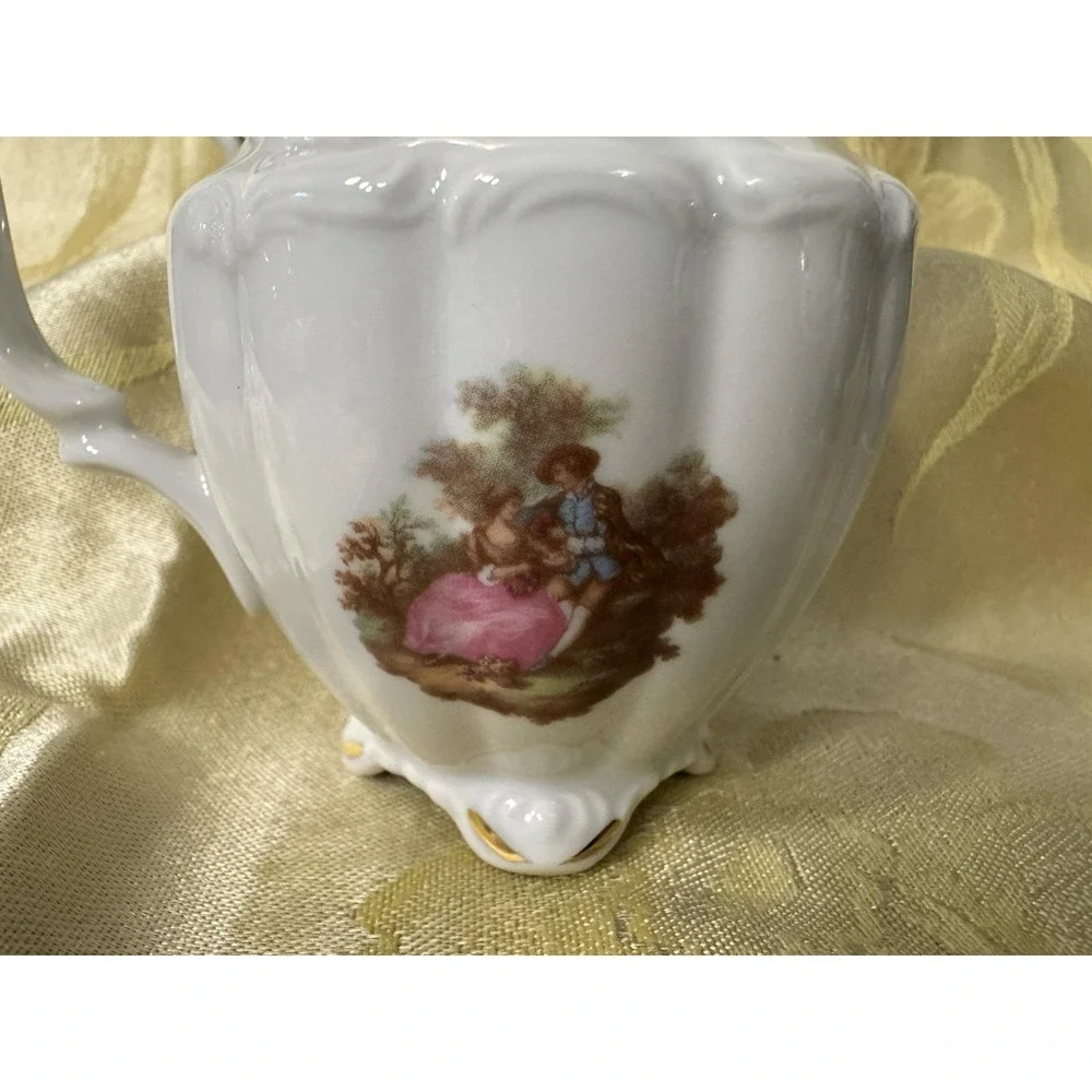 T Limoges Vizavi Oro Fragonard Sugar Bowl w Lid & Creamer 24K Gold Italy
